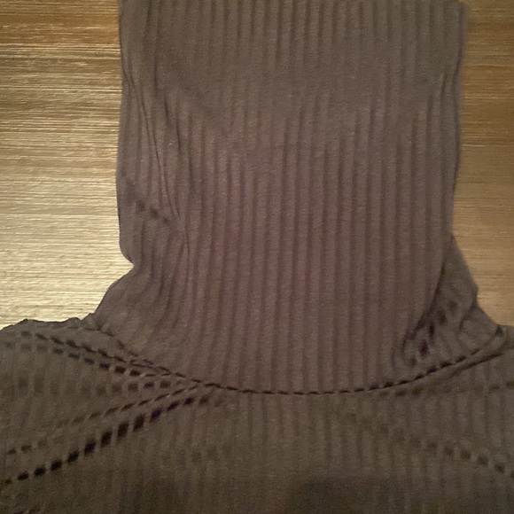 Nasty Gal Women’s Black Turtle Neck Size 4 - Picture 3 of 7